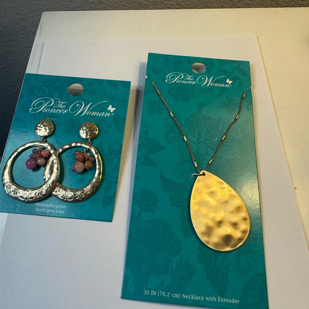 The Pioneer Woman Gold and Pink Earrings